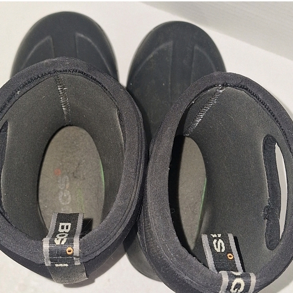 Bogs Bloom Solid Black Kids Insulated Waterproof Boots Size 5.5 No Tags **READ** - Picture 6 of 12